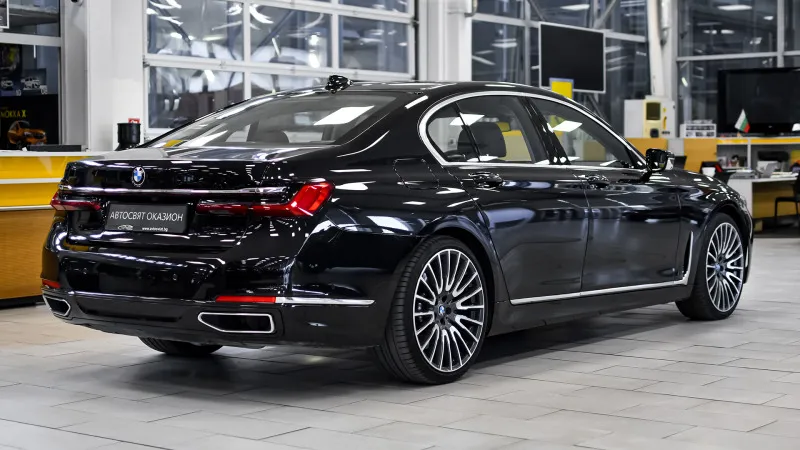 BMW 750 i xDrive Image 6